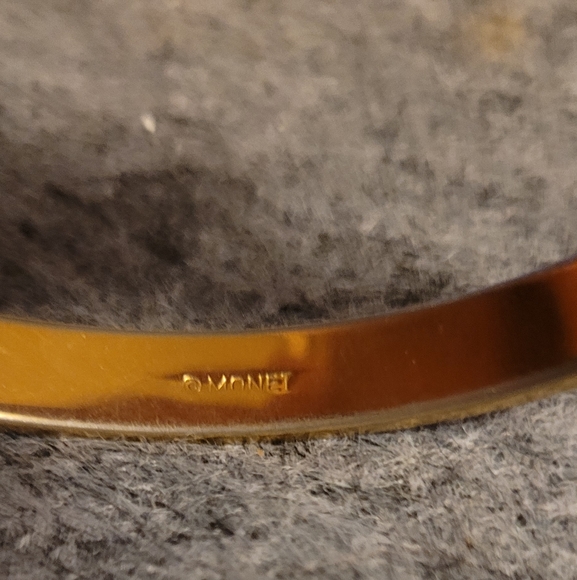 VINTAGE MONET BANGEL BRACELET - Picture 10 of 11